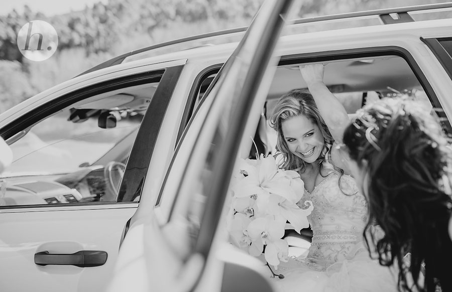 017Bride-Getting-Out-Of-Car