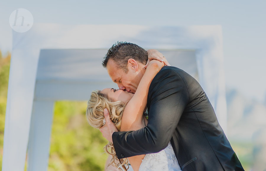 034-Wedding-Kiss